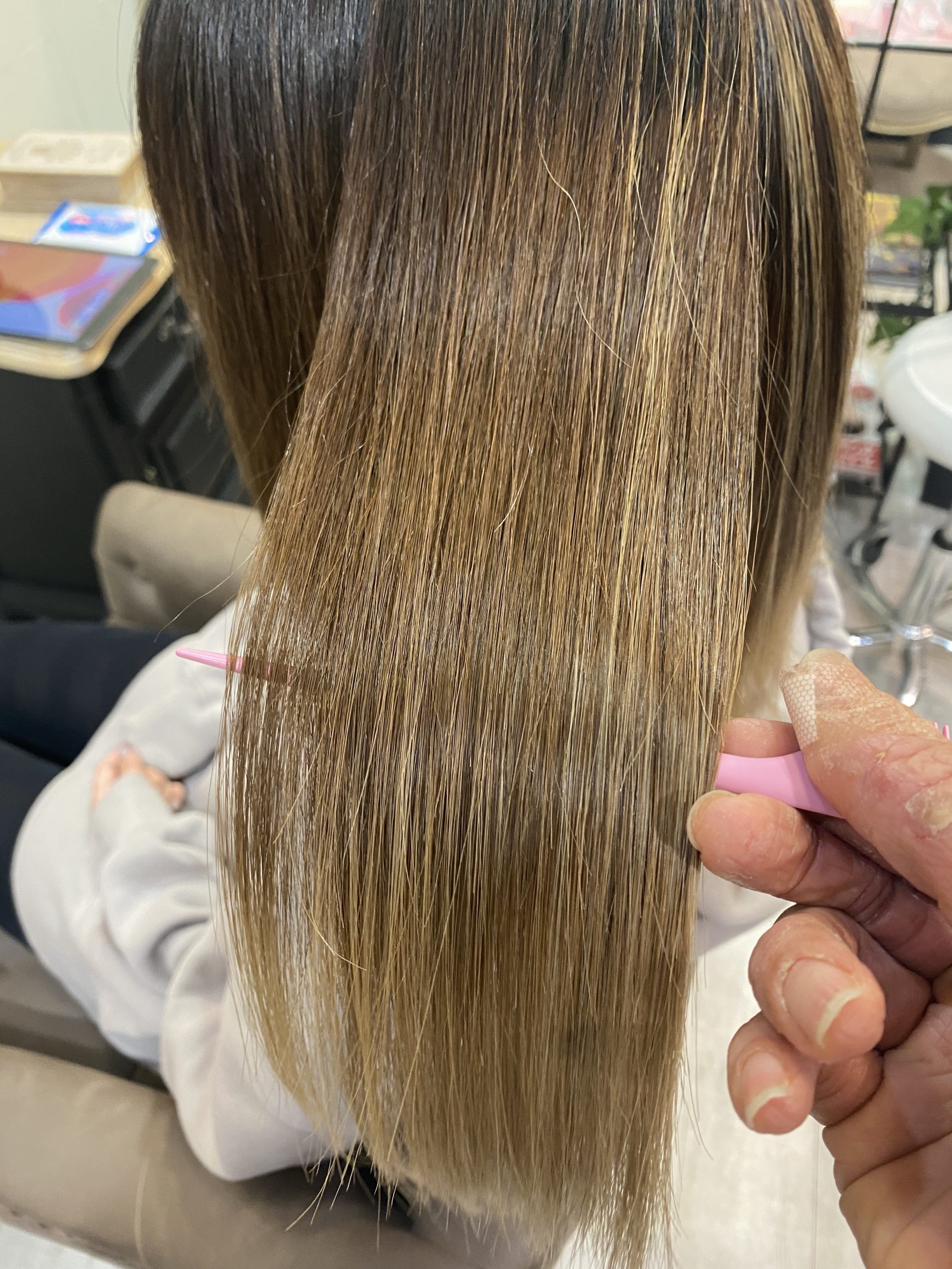 大阪吹田で髪質改善縮毛矯正