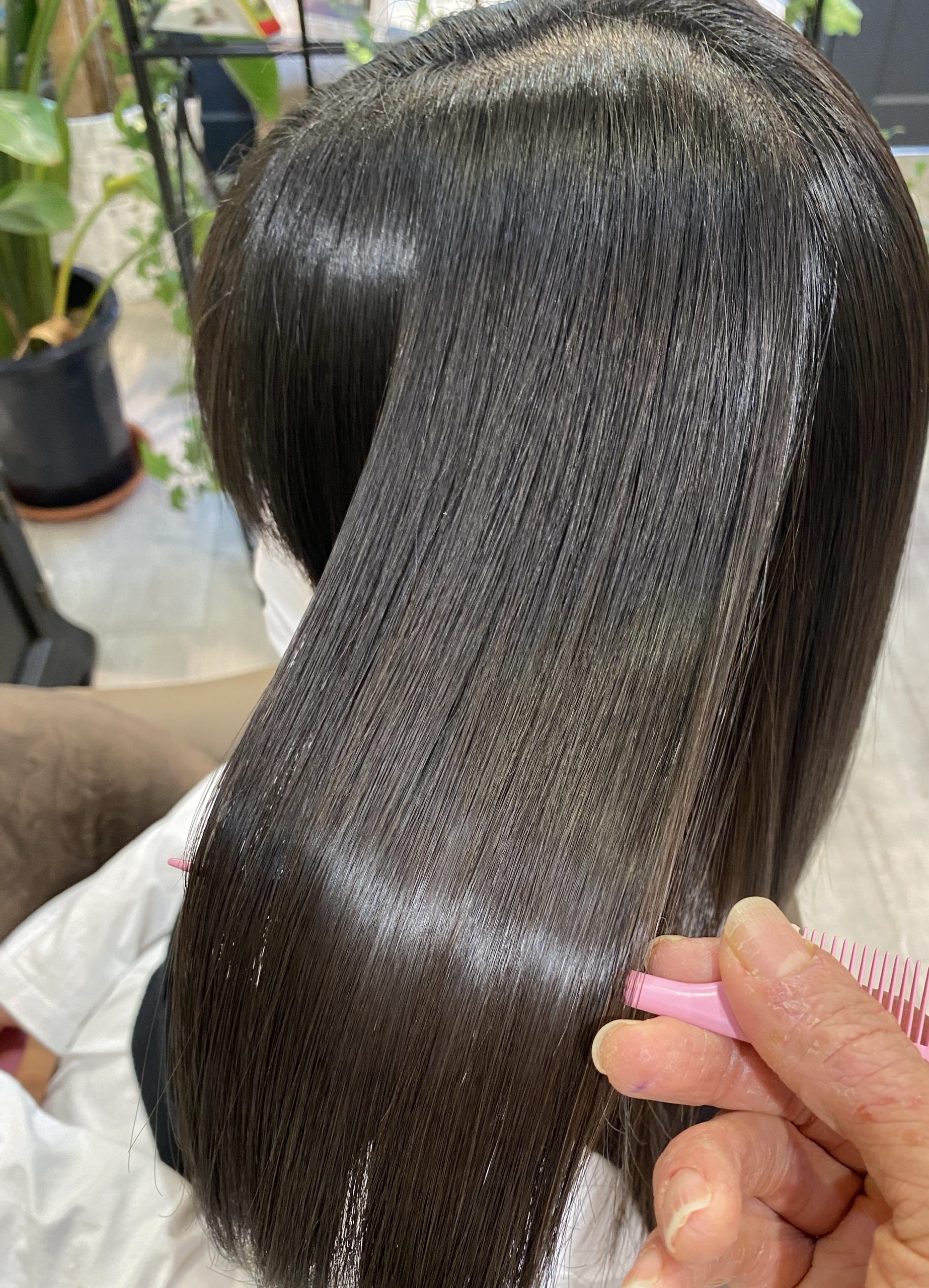 大阪吹田で髪質改善縮毛矯正