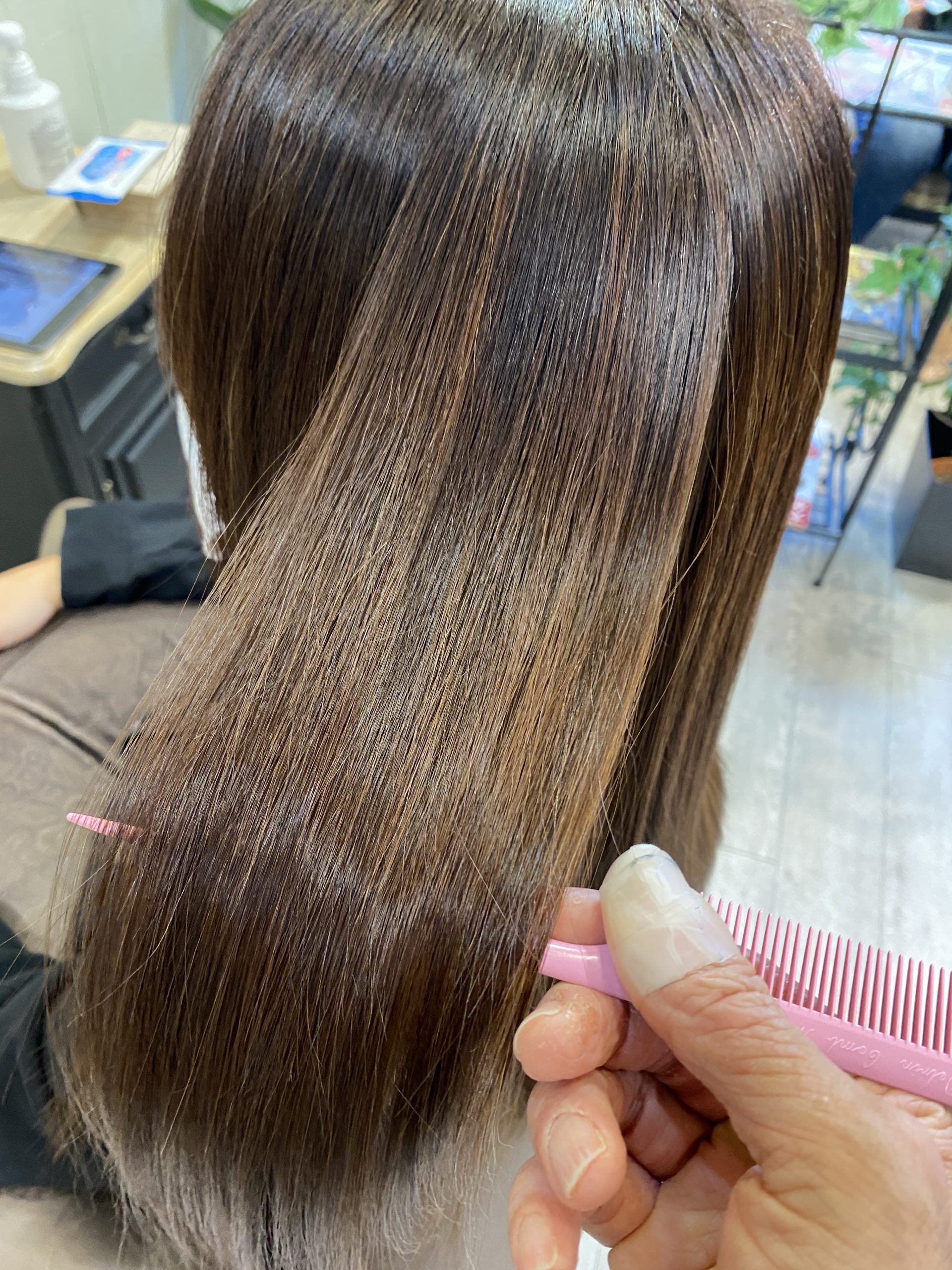 大阪吹田で髪質改善縮毛矯正