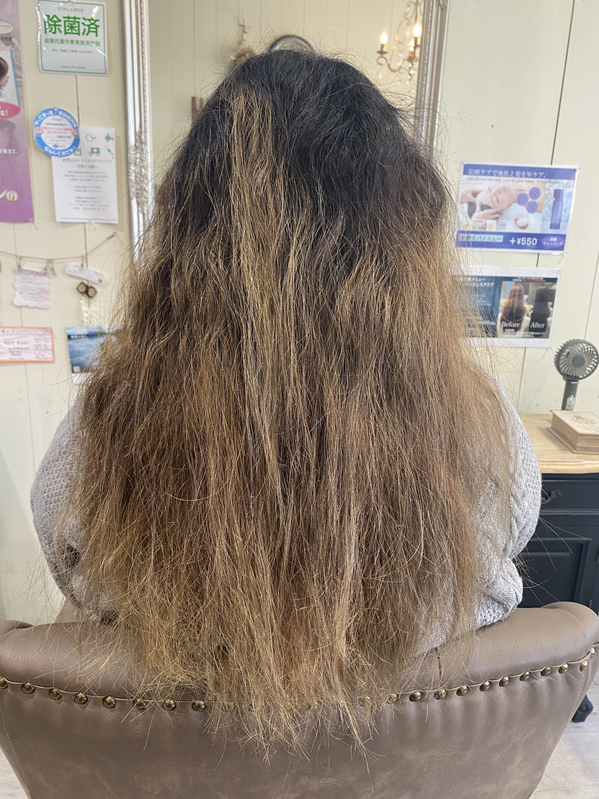 ブリーチ履歴のあるくせ毛に縮毛矯正を施術したビフォーアフター|大阪吹田のhair salon Alice