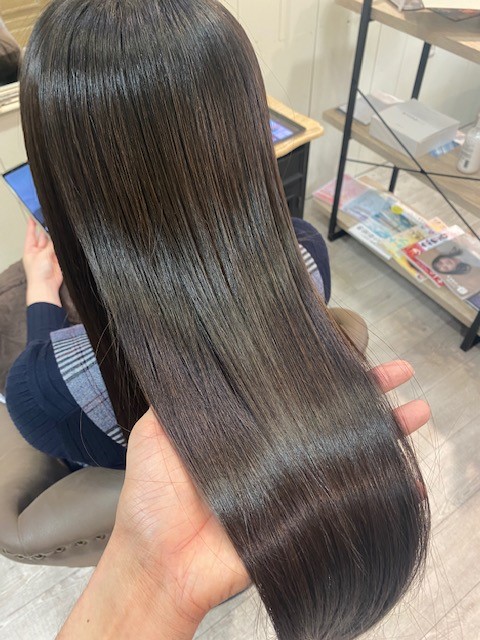 美髪矯正後の艶髪